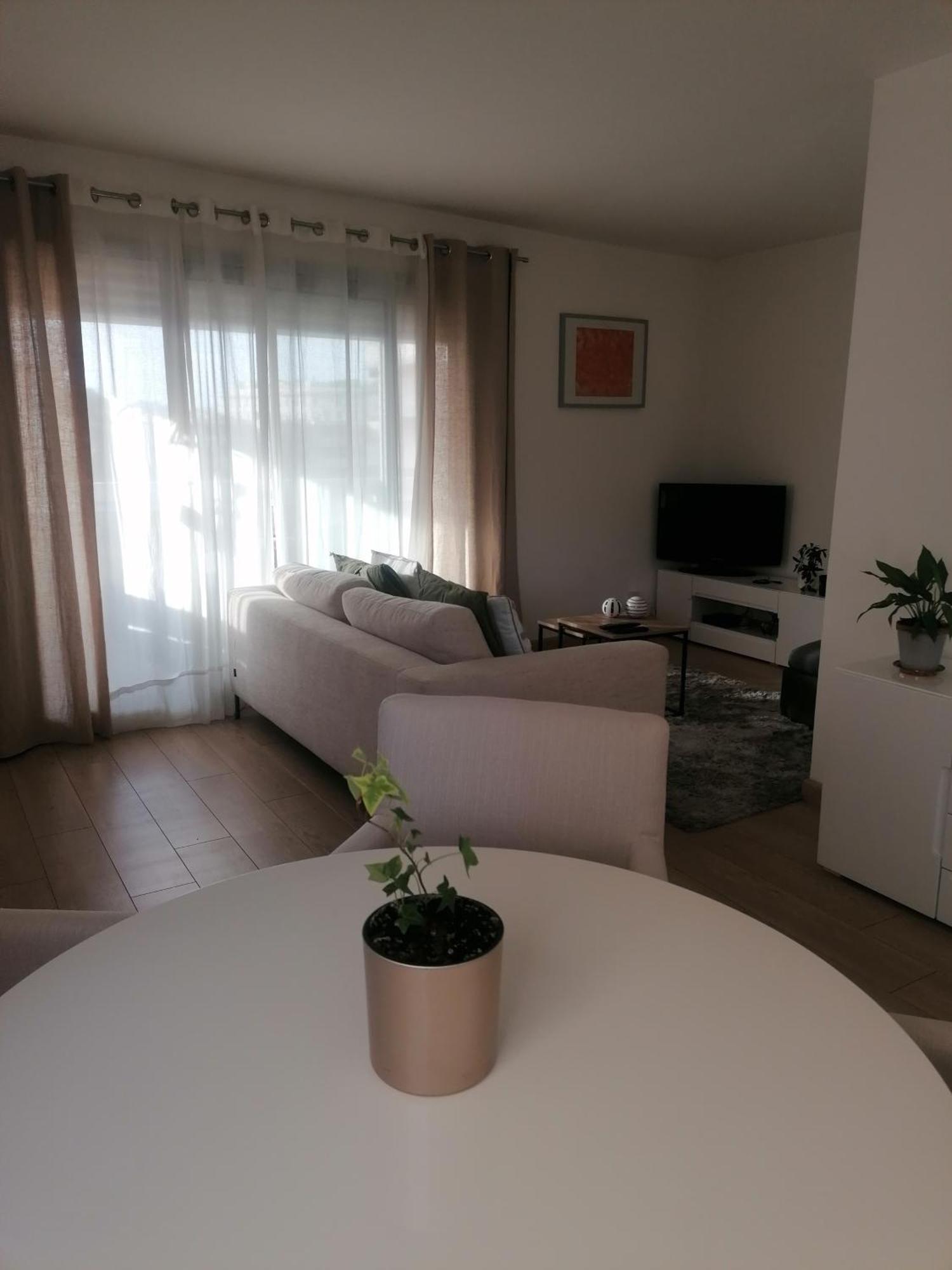 Privatunterkunft Double Avec Salle De Bain Commune, A 2 Min De La Croisette